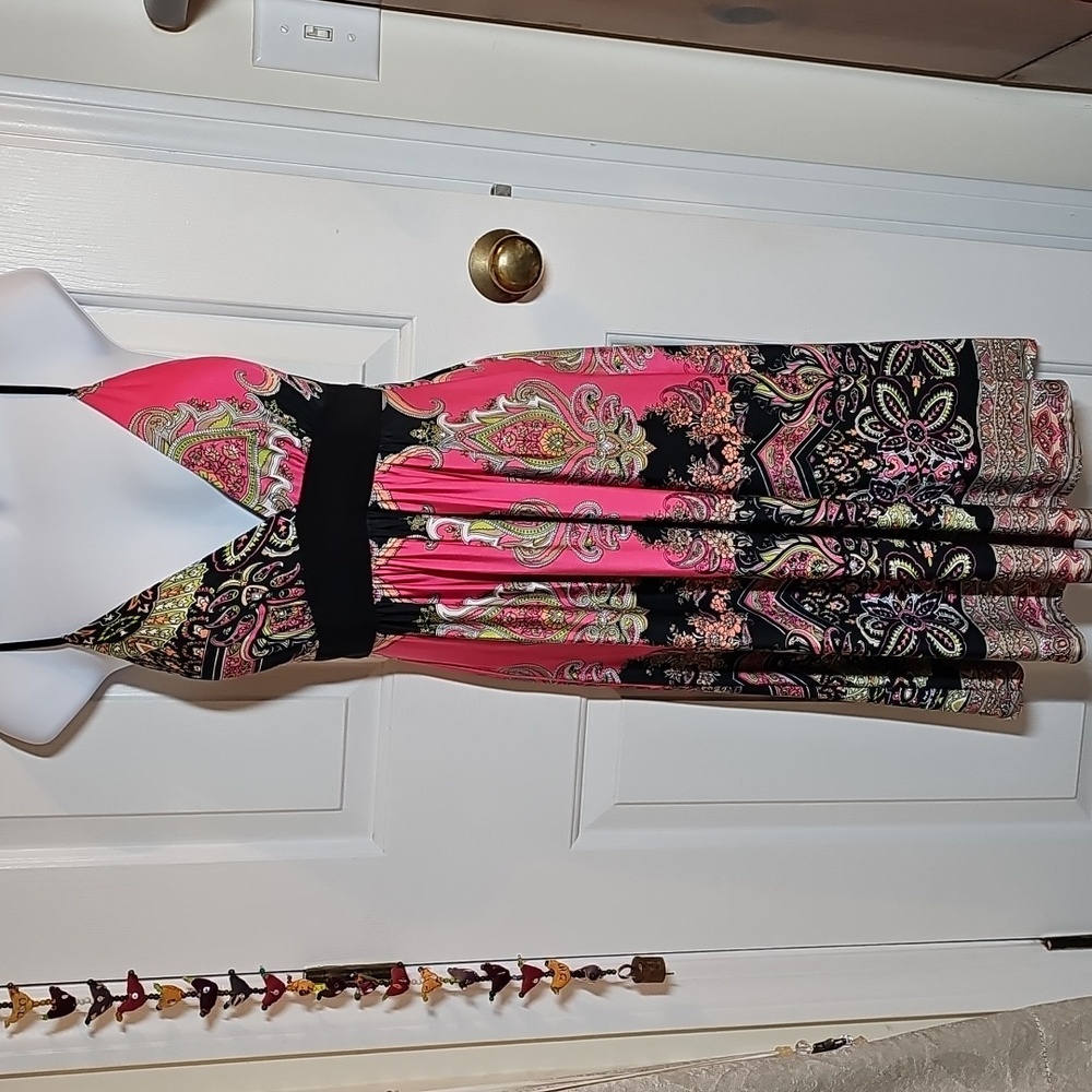 Midi dress XS-S, padded top, adjustable spaghetti straps,  ties in back so cute